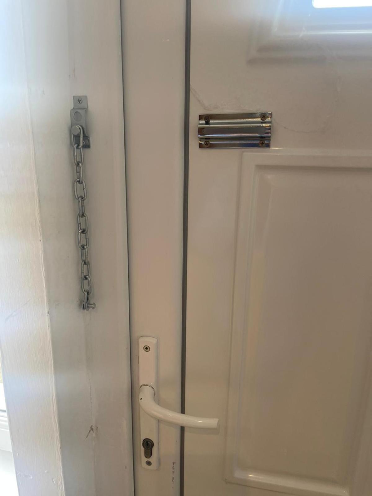 One Bedroom In Spacious Bungalow, Free Parking & Private Entrance Единбург Екстер'єр фото